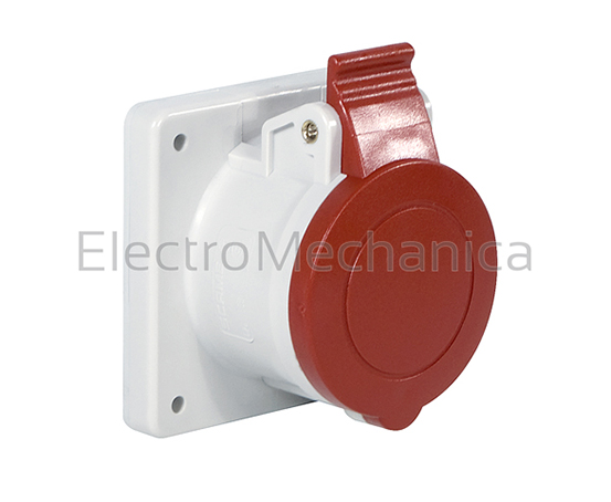 32A 3P+N+E IP54 Flush Stra Socket