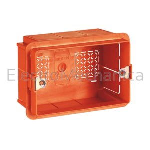 875.4303 3GANG Wall BOX Flush MNT Housing – Scame